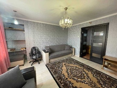 Продам 2-кімнатну квартиру в центрі міста по вул. Пушкіна