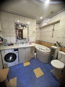 Продам 3комнатную квартиру в центре с АГО (Sher)