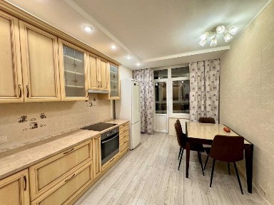 Киев, Урловская ул., 40