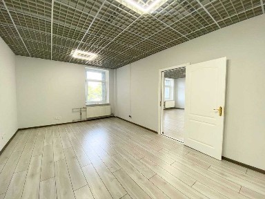 ОФІС З РЕМОНТОМ, площа 89,7 м², власний санвузол