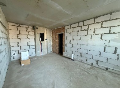 Квартира з власним двориком! З наповненням! Без комісії!