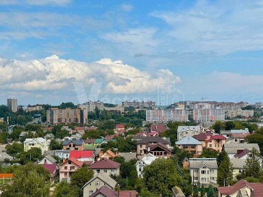 ВЕЛИКА квартира у НОВОБУДОВІ Резервне живлення! Хороша локація!