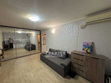 3 комнатная квартира 70 м2 ул. Филатова /Космонавтов