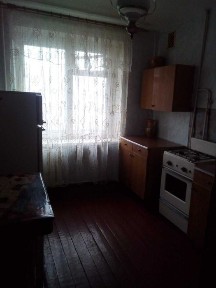 1к в цегляному будинку на середньому поверсі!