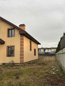 Продаж 5-кімнатного будинку у Крихівцях, ділянка 10 сотих.