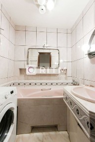 4-к. квартира з балконом, ремонтом за вул. Загородна