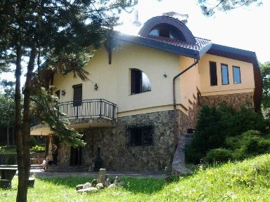 Продаж будинку, Брюховичі