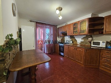 Продаж 3-кім квартири р-н Казбет