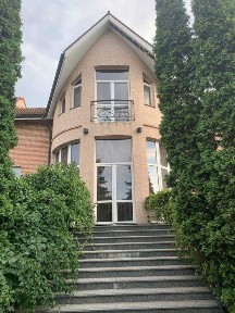 Оренда маєтку в Кончі-Заспі.