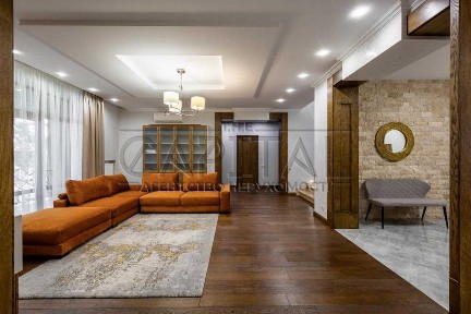 Аренда дома, 4 спальни, 250 м2,Гореничи, Стоянка, Белогородка, Киев