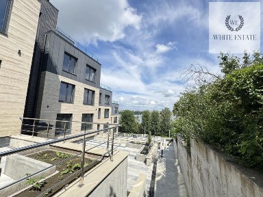 Продаж квартири з виглядом на озеро по вул. Підгірна