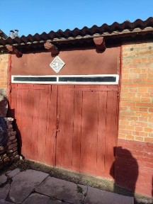 Продам 1/2 будинку в центрі, з участком землі 12 соток