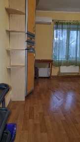 Сдам студию метро Масельского 50 метров