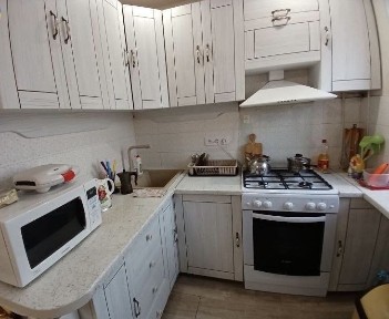 3-х ком. кв-ра с ремонтом на Филатова, средний этаж