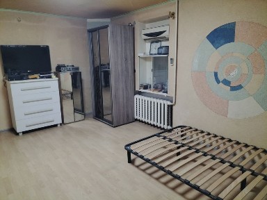 Задам большую однокомнатную квартиру на Дружбе Ул. Просвіти (Тамбовская