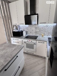 Продається 2 кім. квартира вул. Гвардійська