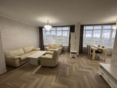 Здам двокімнатну квартиру з кухньою-студією