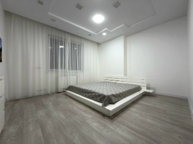 Глушкова 9в, м. Іподром, 7 пов, 2 спальні і велика вітальня