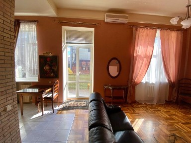 Центр, пр. Яворницкий, Мэрия. СВЕТ есть ВСЕГДА. Квартиры посуточно