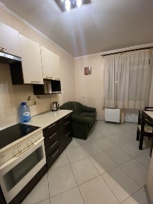 Посуточно квартира 1 эт. СитиЦентр, Небесной Сотни, Киевский Р-н