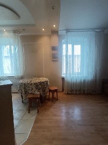 Продається перепланована двокімнатна квартира поруч з парком