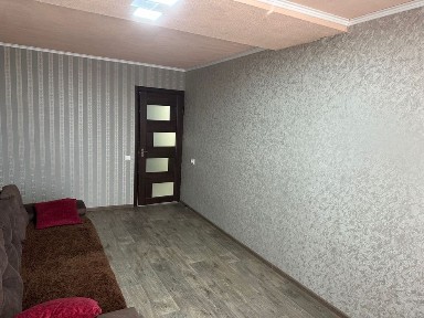 Продам 3-кімнатну квартиру біля центру Балаклія