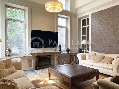 Оренда будинку з виходом на Дніпро. 40 соток землі.