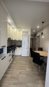 Оренда, центр міста! Школа, Садок, Базар. Вільна!