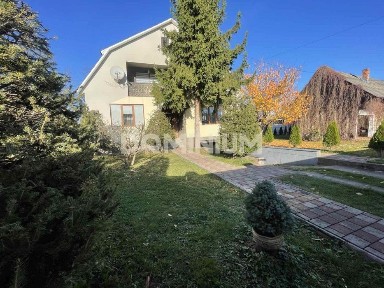 Продається будинок у смт. Буштино