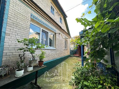 Продам будинок в житловому стані