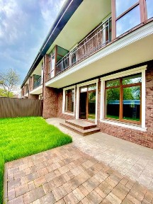 Продаж. Без % Таунхауса вул. Феофіла Яновського, Солом'янський район