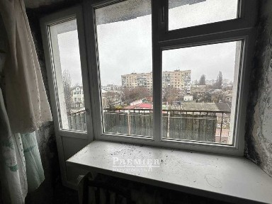 Пропозиція тижня! Поки тут старі стіни і підлога, зате фантазія без меж