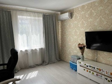 1к квартира 42м2, КОТЕЛ, поверх 2/10, м-н Боженко