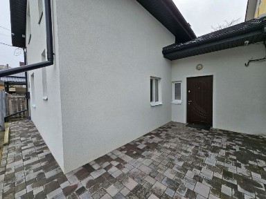 Оренда частини будинку в тихому центрі