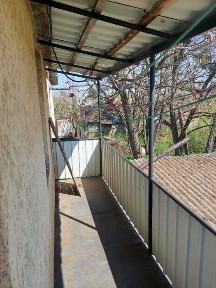 Продам 2-комнтаную квартиру с домом Святогорск Центр