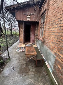 Продаєтся будинок в центрально-міському районі.