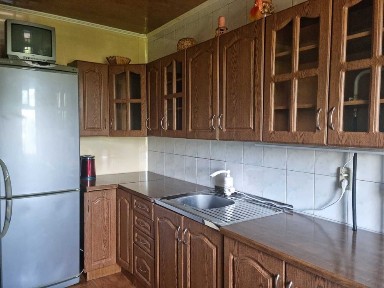 Срочно продам 4-х комнатную квартиру на 4-м микрорайоне с мебелью