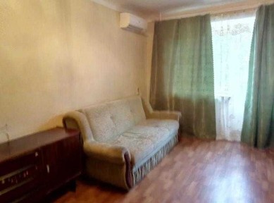 Продам 1 комнатную квартиру на Баварии