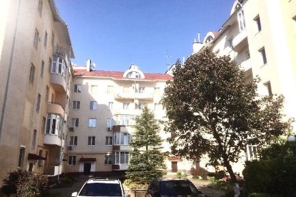 м. Львів, вул. О.Олеся 25в