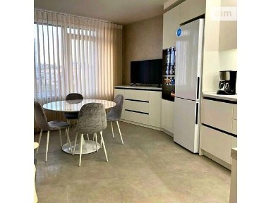 Продаж 3к квартири 80 кв. м на пров. Берестейський 11 • ID 33773933