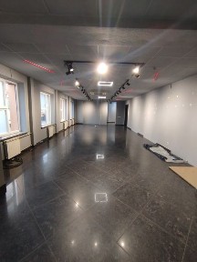 Здам досить рентабельне крутецьке приміщення в центрі міста в ТЦ