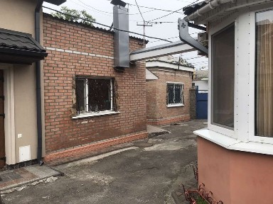 Продам большую часть дома с гаражом в центре Кропивницкого