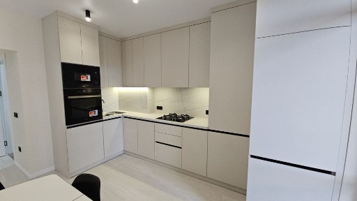 Продаж 1-кім новобудови з ремонтом