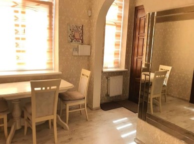 Продається 1-кімнатна квартира в центрі міста