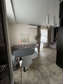 Продам 3к квартиру 80 м2 с евроремонтом в новострое на жм Победа4