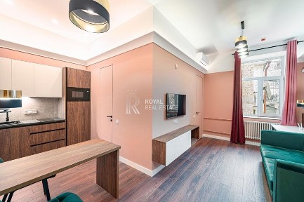 Оренда 1к квартири Басейна Бессарабки Центр Київ 5 поверх