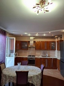 Продається 3-кім. в центрі міста Буча Пушкiна 59 б без комiсiйних.