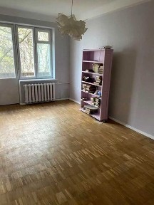 Квартира прямо біля метро Дорогожичі, вул. Щусева 8, третій поверх!