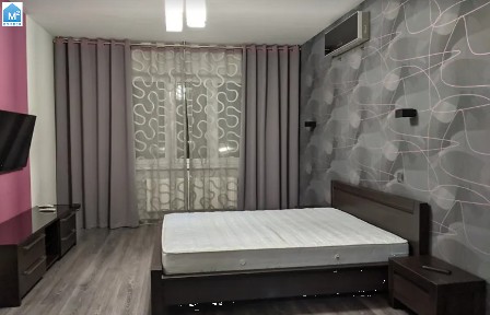 Київ, Севастопольська площа, новобудова 51м