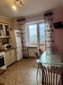 Продаж 2 кім ЦЕНТР 81 м, з якісним ремонтом